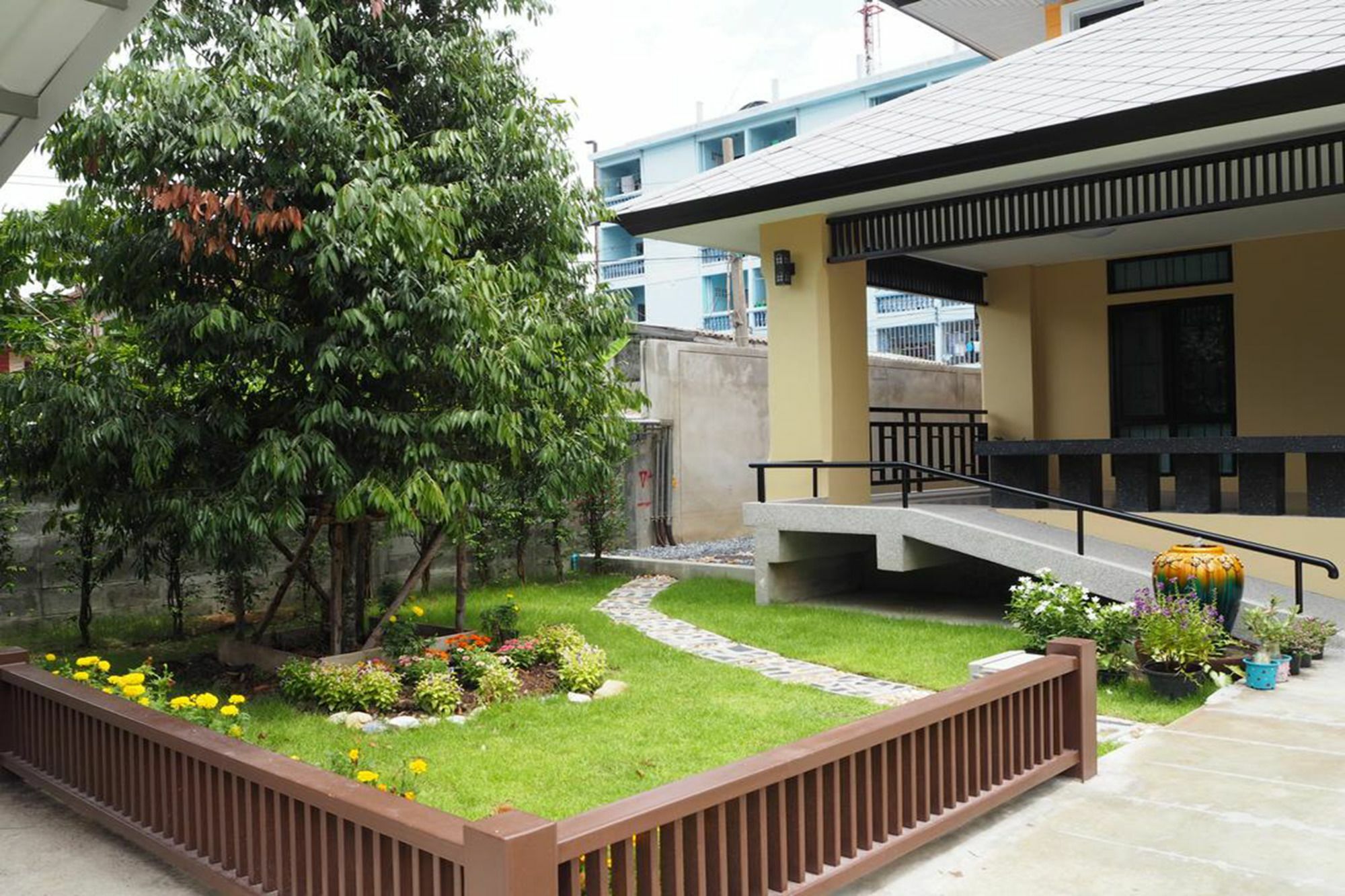 Sukhumvit 50 Garden Home Ban Khlong Nang Li Exterior photo